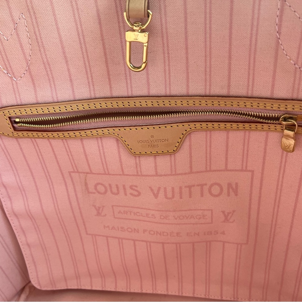 Louis Vuitton Neverfull MM - Picture 6 of 16